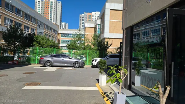 청주시 흥덕구 송절동 송절동 내곡초 인근 1층 약 11평 코너 상가