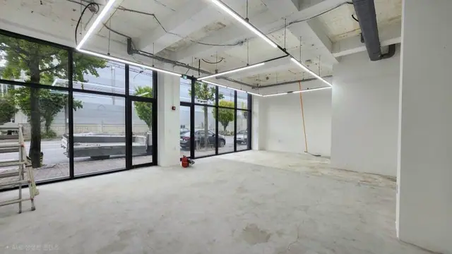 청주시 흥덕구 봉명동 봉명동 도로변 1층 약 20평 무권리 음식점
