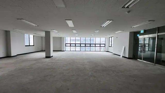 청주시 청원구 율량동 율량동 성모병원 맞은편 3층 약 50평 상가