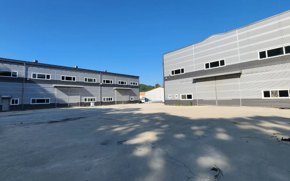 청주시 서원구 남이면 척북리 척북리 2개 동 전체·마당 전체 사용 공장