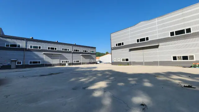 청주시 서원구 남이면 척북리 척북리 2개 동 전체·마당 전체 사용 공장
